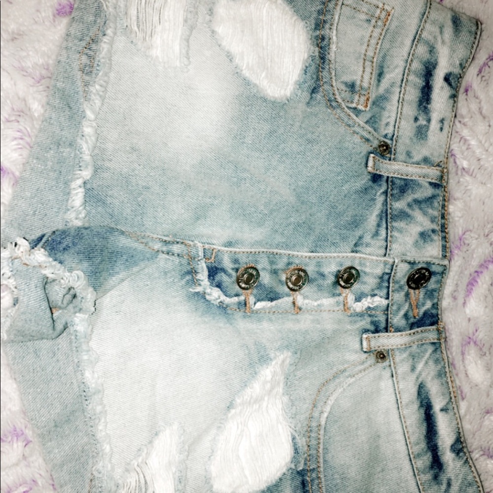 JEAN SHORTS!!